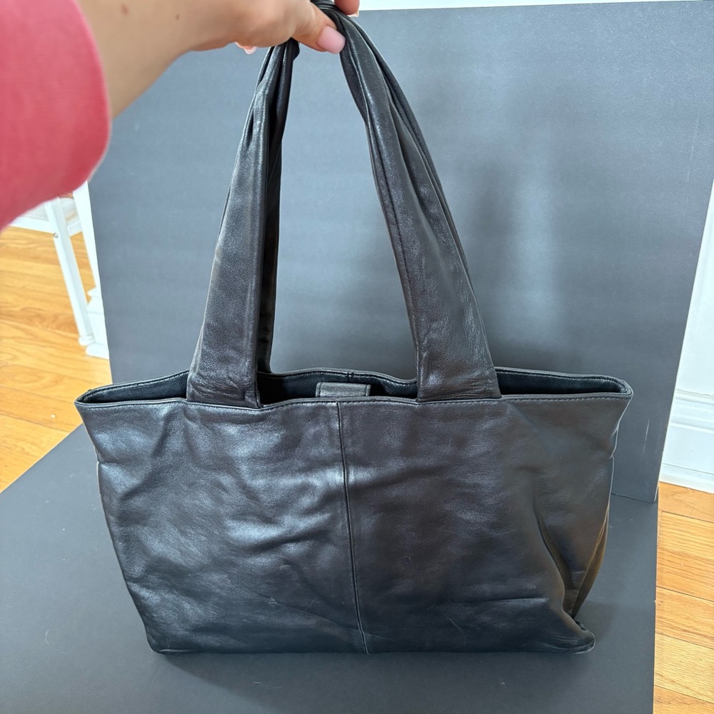 Vince Camuto Sleek Black Large Leather Tote Shoulder Bag Career Office Laptop - Picture 2 of 16